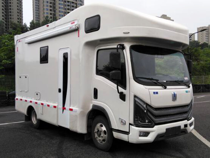 吉利打造的最新房车带冰箱电视洗衣机上绿牌c照就能开