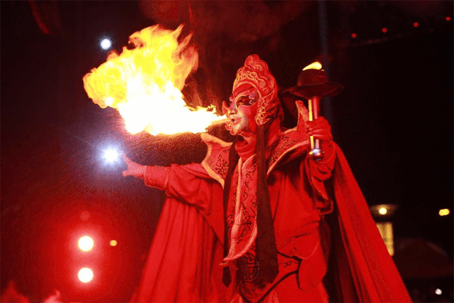 华演绎国粹自贡市艺术家/国家级演员周细华,变脸喷火川剧绝技名声在外