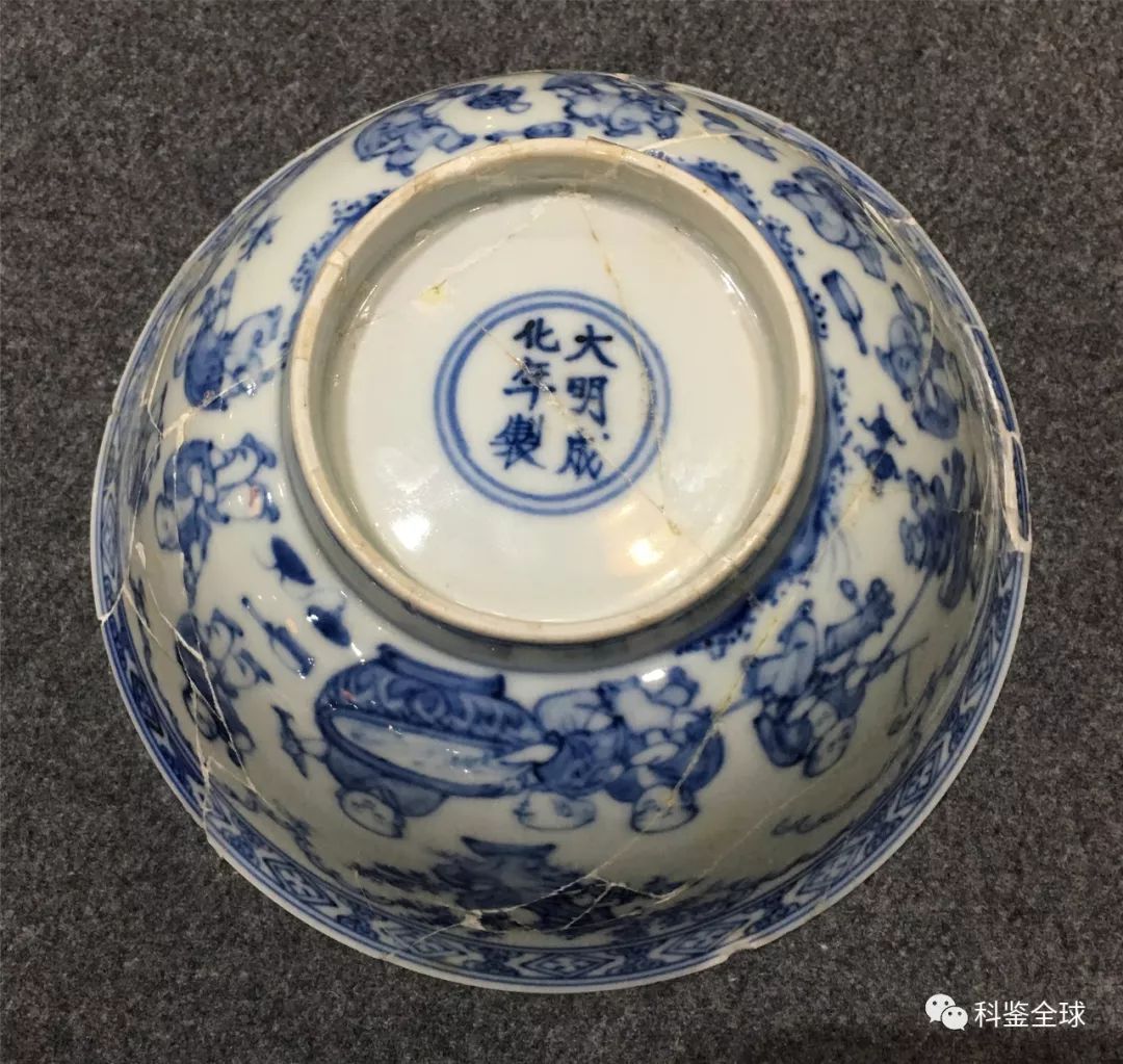 收藏鉴赏古陶瓷痕迹鉴定学之明成化青花婴戏纹碗微观痕迹赏析