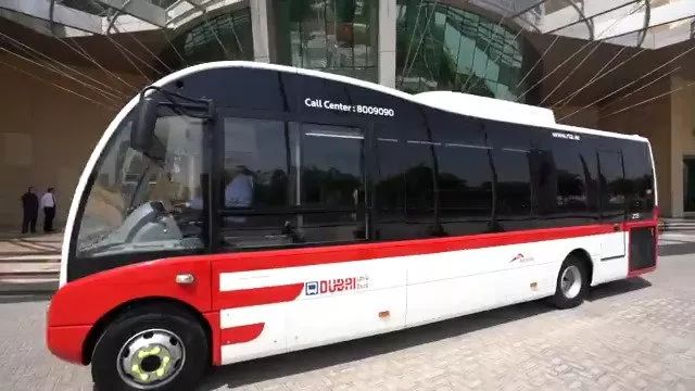 迪拜公交线路上的豪华环保巴士