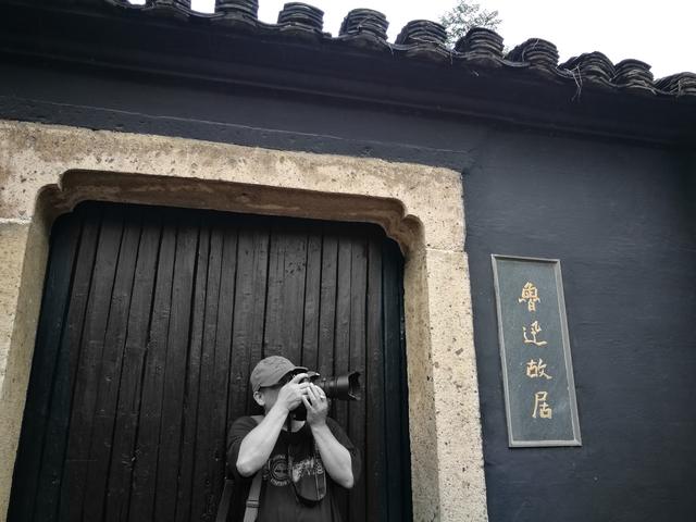 1905年底,陈天华蹈海自杀以抗议日本政府留学政策.