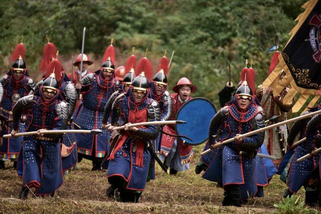 从客观的角度分析明朝和清朝哪个对中国的贡献更大