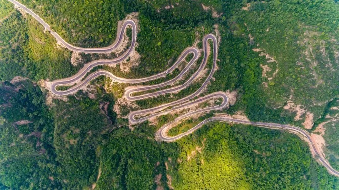 0 4 隴東黃土高原區 在蜿蜒的盤山公路里 0 5 河西走廊戈壁綠洲