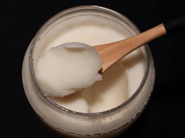 熬猪油别只加水放点它猪油雪白香浓放2年也不坏