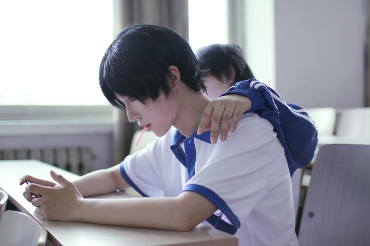 伪装学渣贺朝&谢俞cosplay 超级可爱的男孩纸