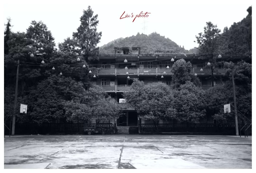 满满都是回忆摄影师眼里的水泥厂