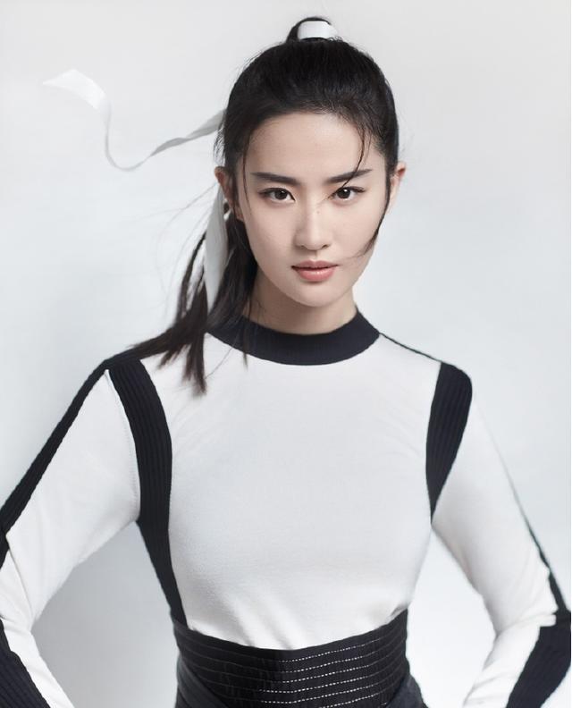 原创花木兰预告释出刘亦菲高马尾配长裙造型英气十足美绝了