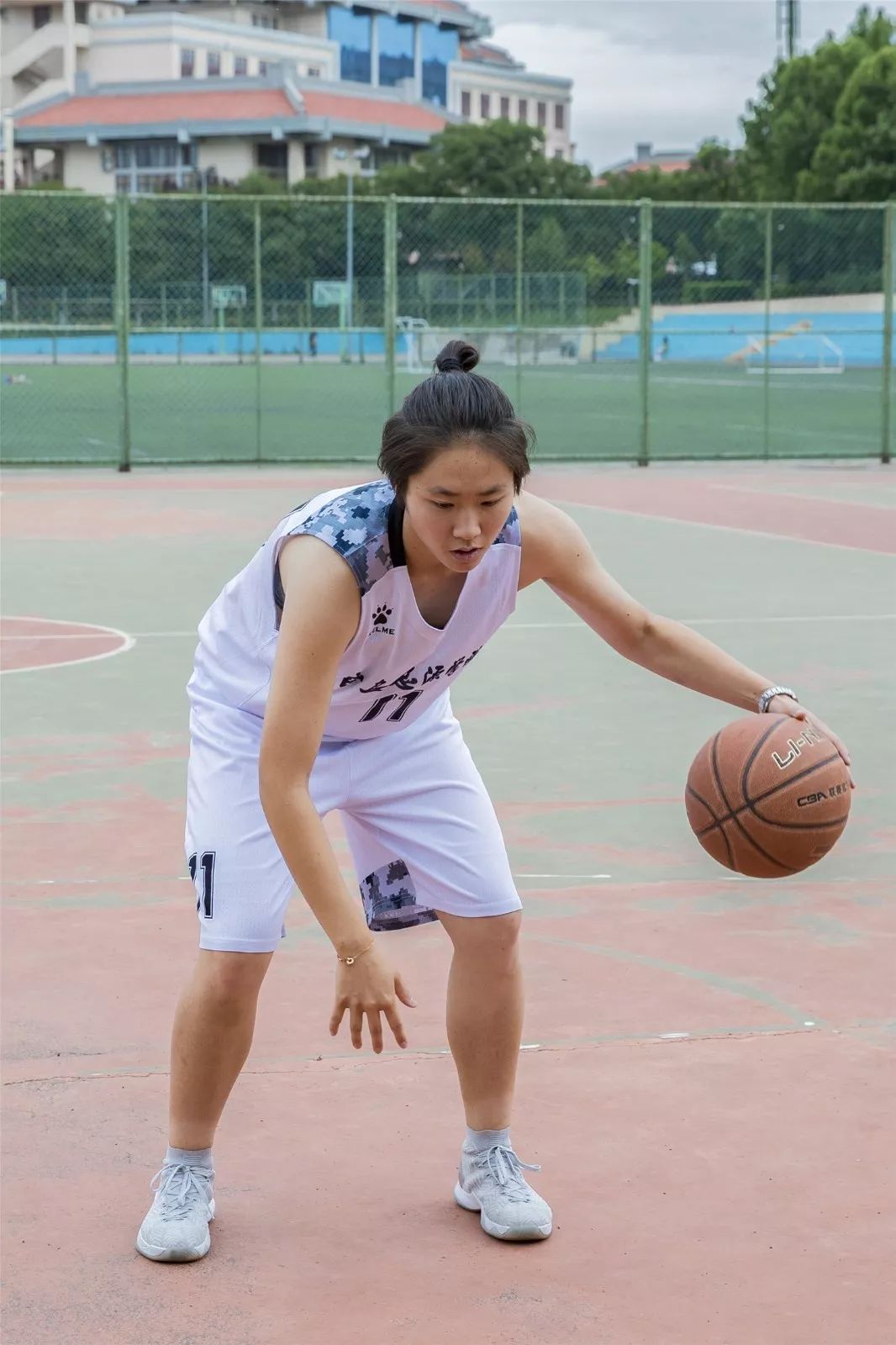 巡礼61思源女篮篮球场上那个19岁的女孩有点帅