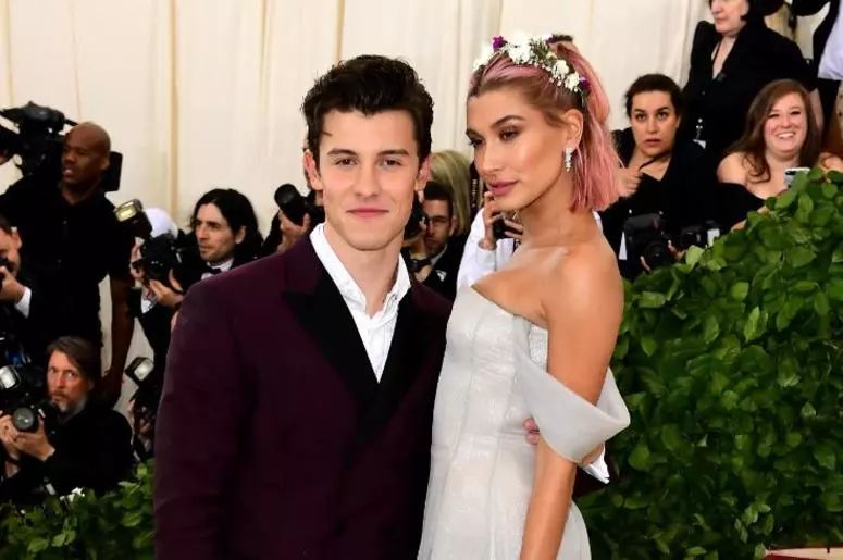 流行小王子萌德shawn mendes终于走出分手阴影,重新恋爱!_海莉