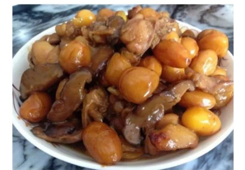 宁明街上的九层皮果成熟了你吃上了没