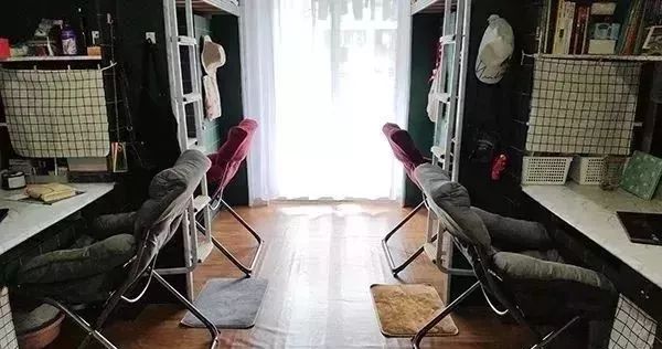 全国最差vs最好大学宿舍,第九张给跪了