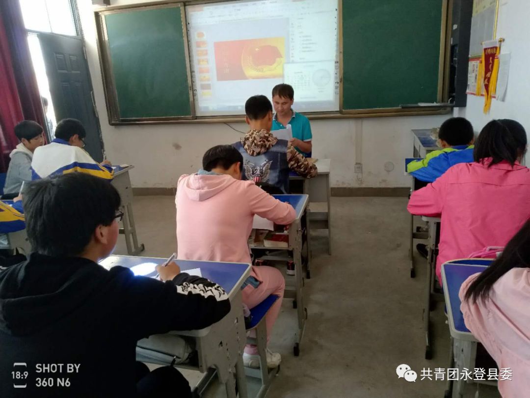 沱牌镇柳树中学图片