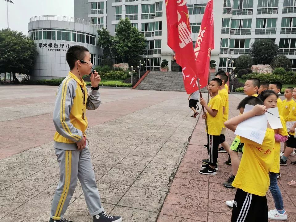 泸二外玉蟾培训学校2019年七彩夏令营活动纪实一