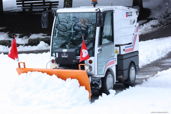 道路宝dulevo多功能扫路车功能优点有哪些
