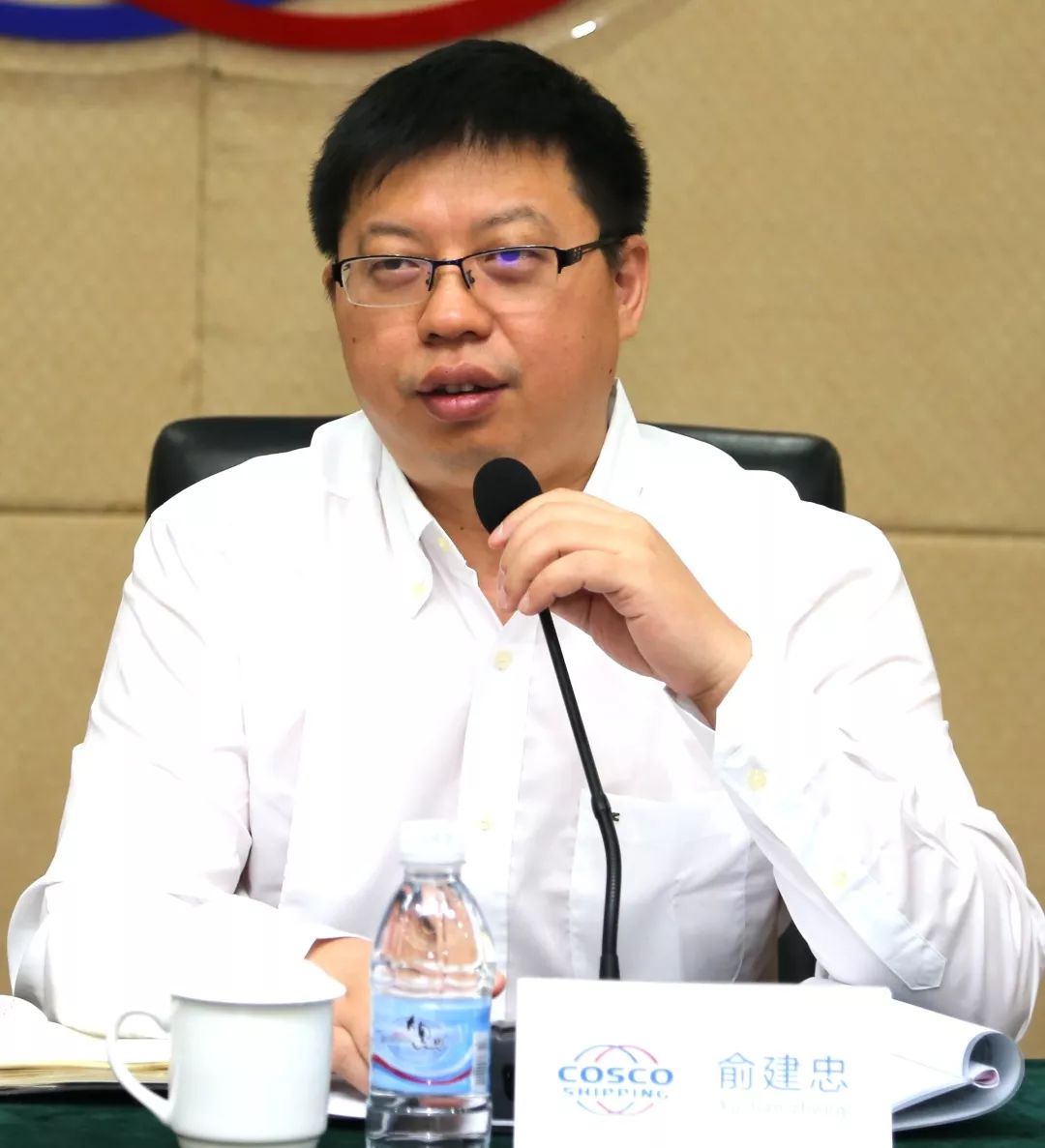 重工俞建忠总会计师在会上强调了此次修船对标工作的意义.