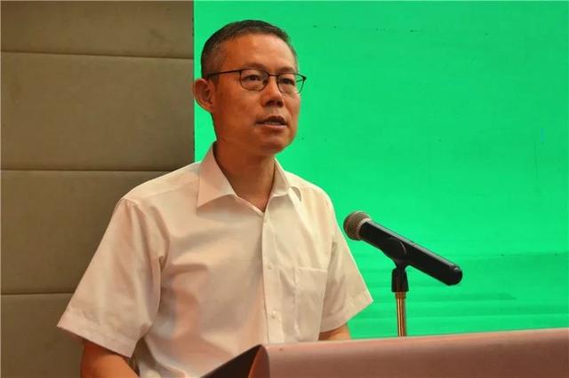 山东省工信厅一级巡视员王兆春在致辞中表示,为加快纺织新材料产业