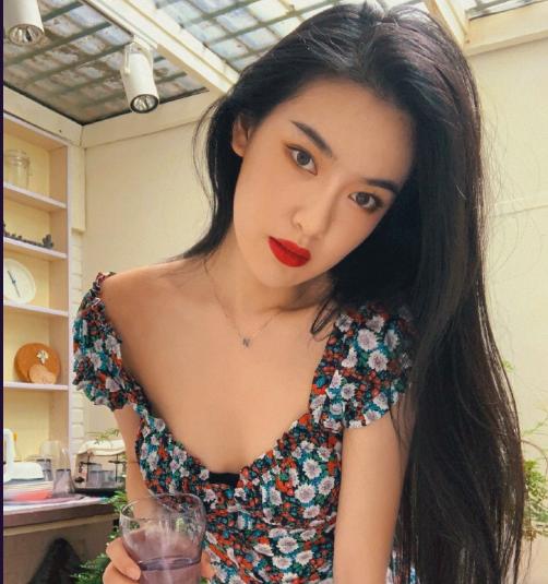 原创刚和范冰冰分手10天,李晨绯闻女友晒心形石,工作室忙辟谣