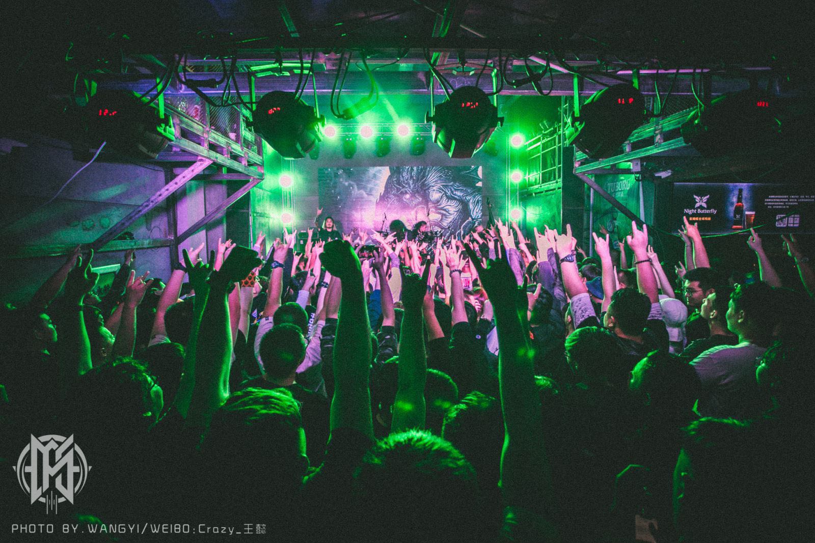 郁乐队亮相呼伦贝尔城市音乐节作品联唱燥翻全场