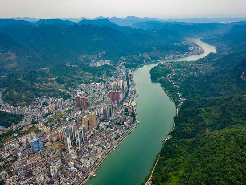 长阳这座小城有你永远也看不完的风光