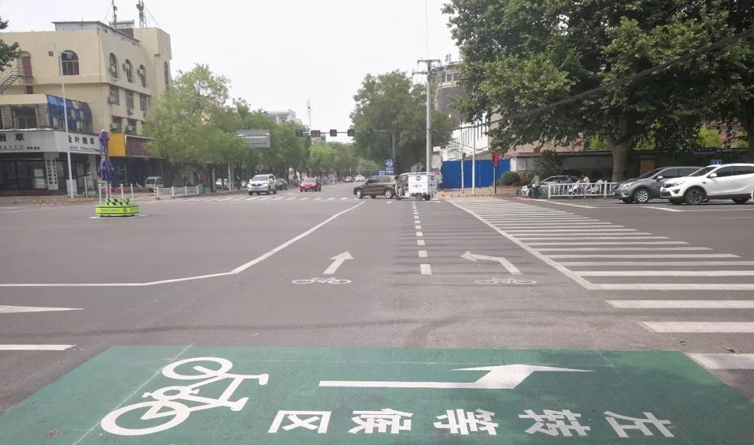 相互转告漯河这个路口标线大调整