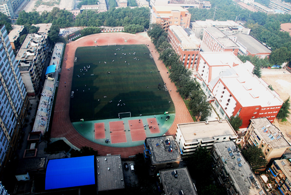 1,铁一中理科菁英班2014年5月7日,中国科学院大学与西安铁一中正式