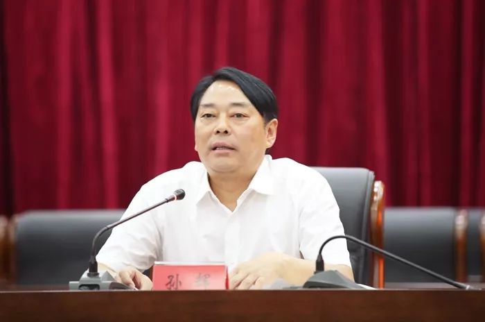 向此德来到通江县作不忘初心牢记使命主题教育专题党课报告