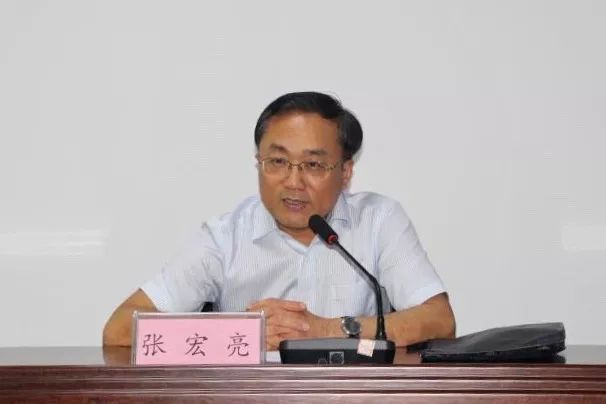 张宏亮出席会议并讲话培训会议由济南清大东方消防职业培训学校高级