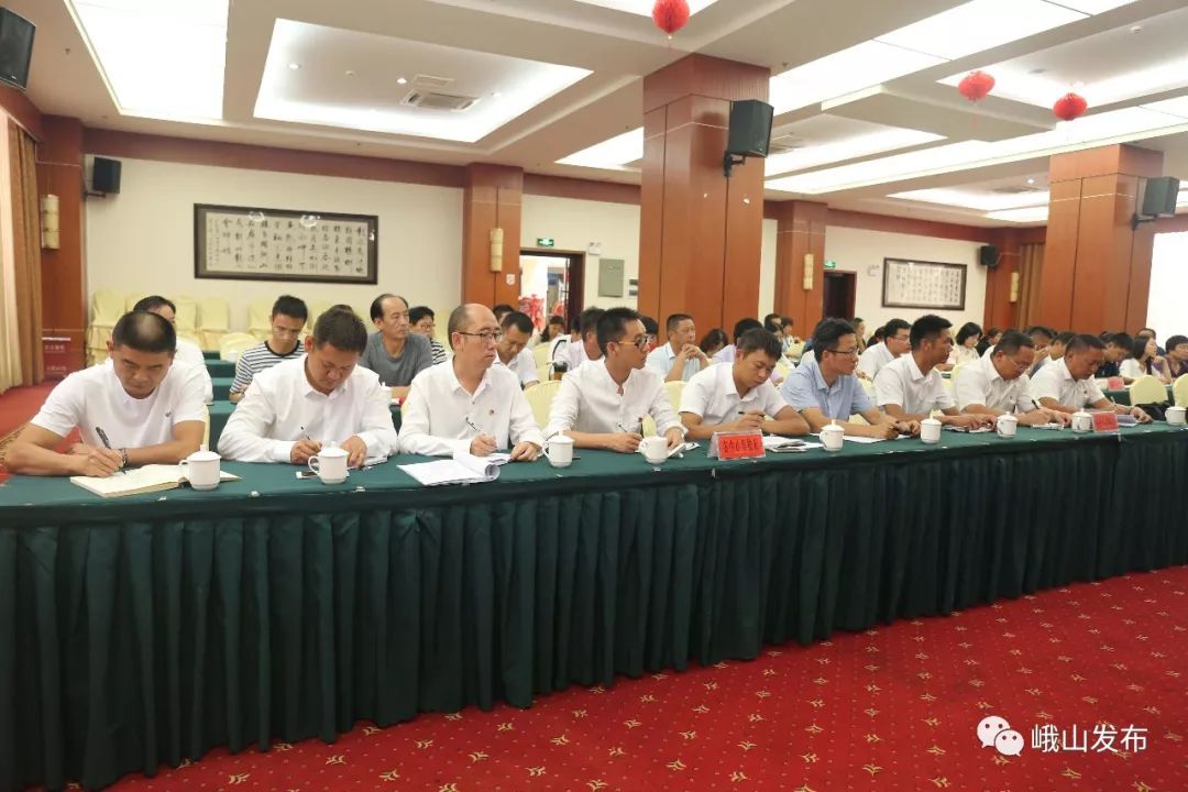 云南省政府教育督导组对峨山县人民政府履行教育职责进行复评反馈