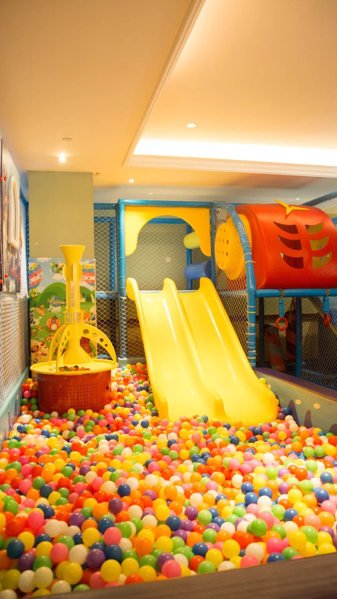 限时抢坐拥花园湖景的五星酒店一大一小自助午餐儿童乐园甜品套餐才