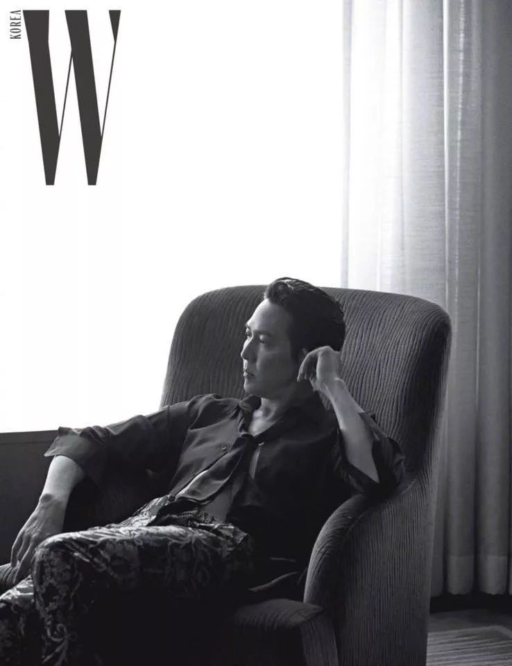 李政宰登《w korea》七月号,这样帅气又俏皮的模样你或许也没见过