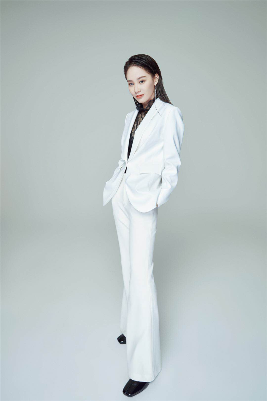 泰洋川禾官宣新人胡林希攻媚有型气质出众