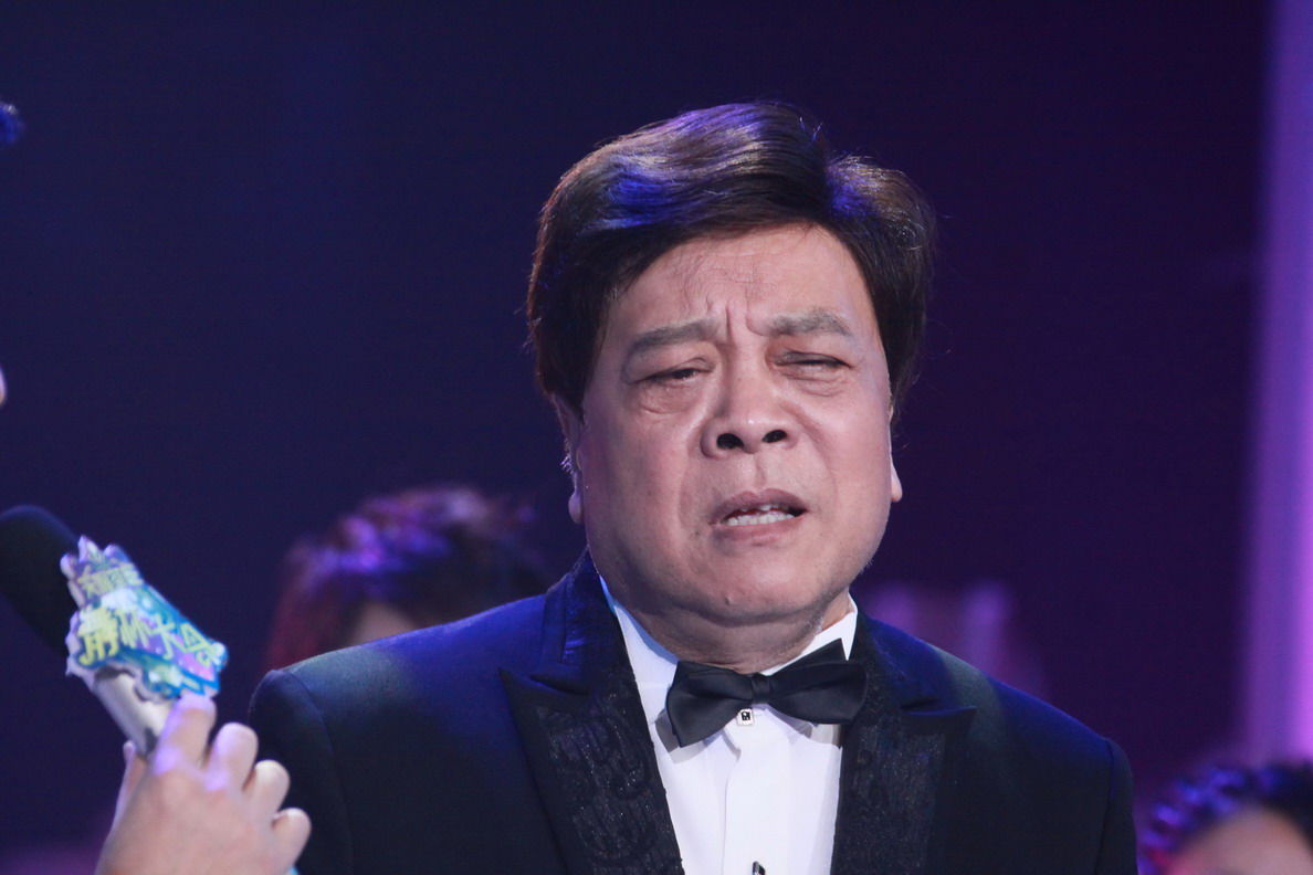 都是央视主持人77岁赵忠祥家庭事业双丰收他却因病不幸去世
