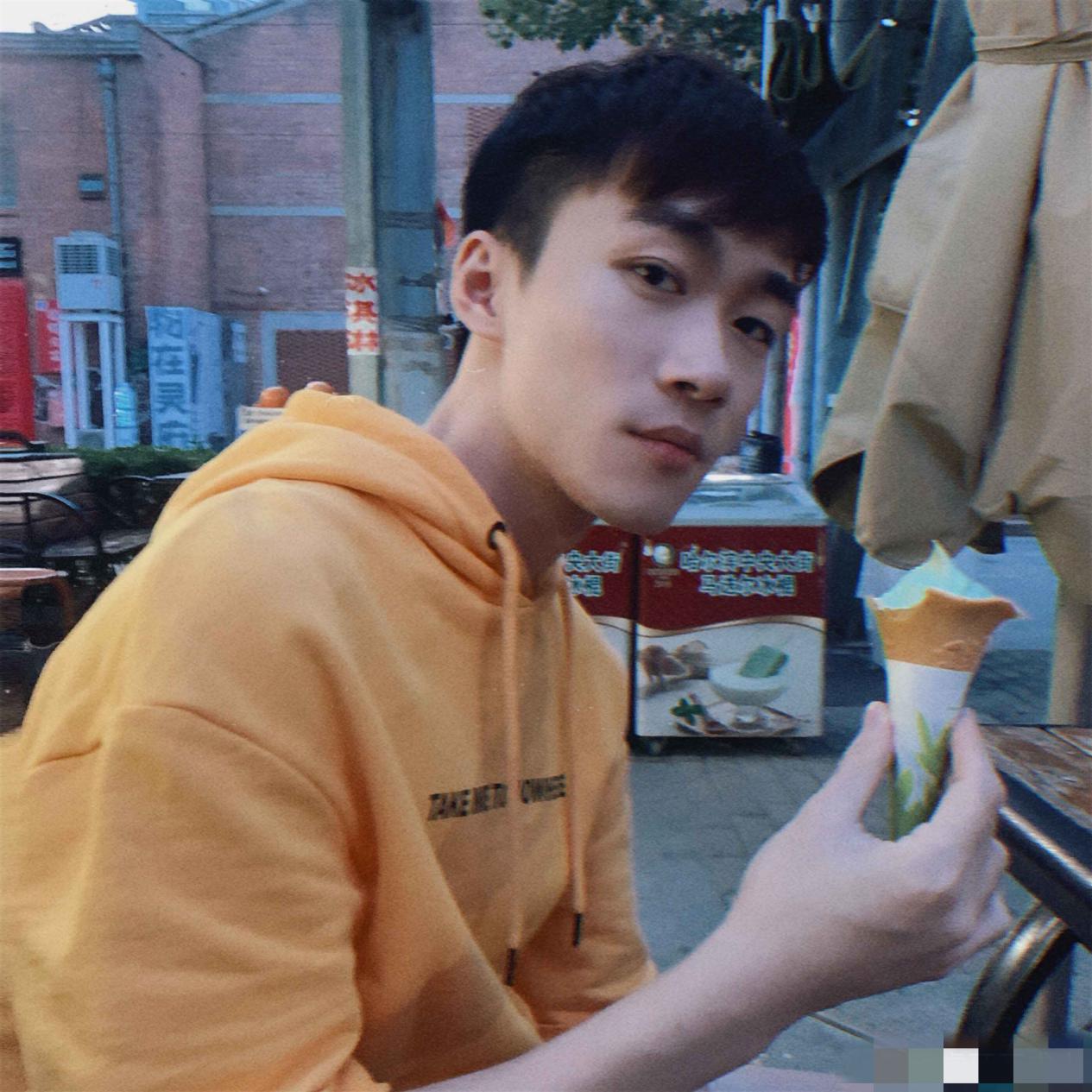 和平精英:不求人组建新战队名人赛,用第一名回应了质疑他的声音