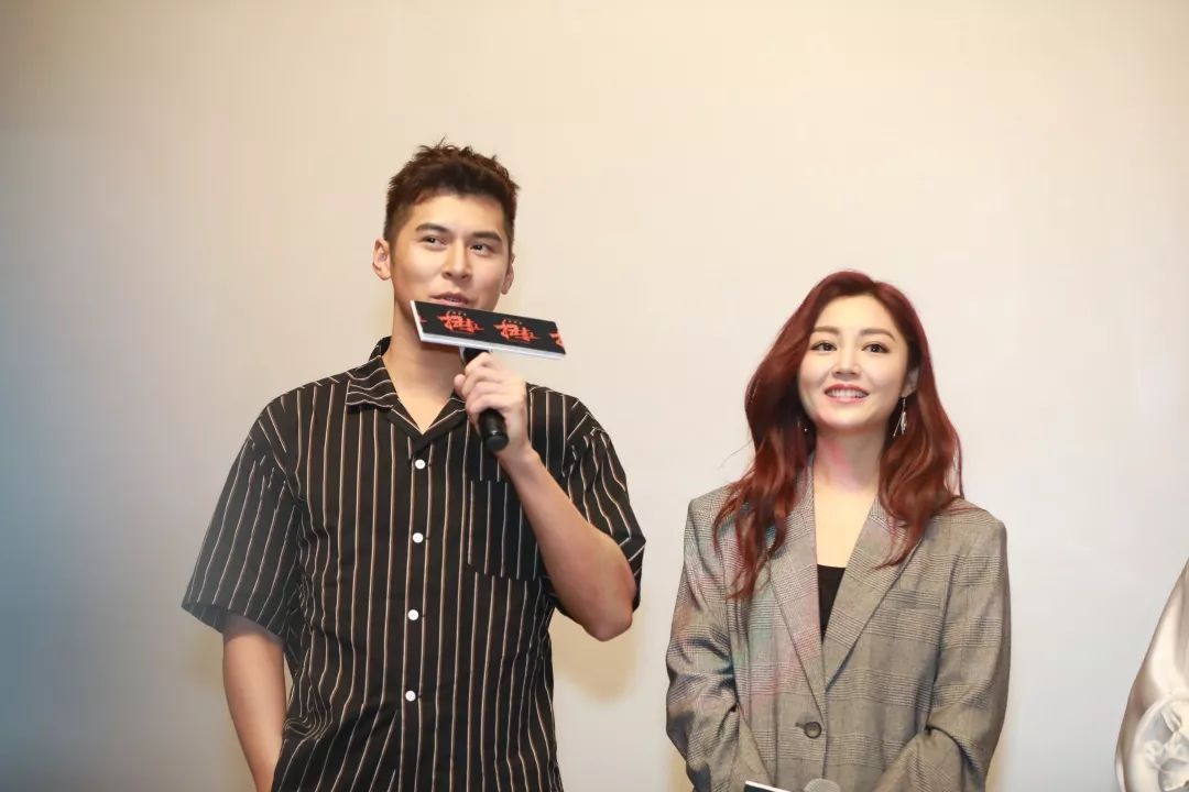 主演:苗侨伟主演&监制:刘德华导演:邱礼涛▼▼▼▼小编秒变小迷妹