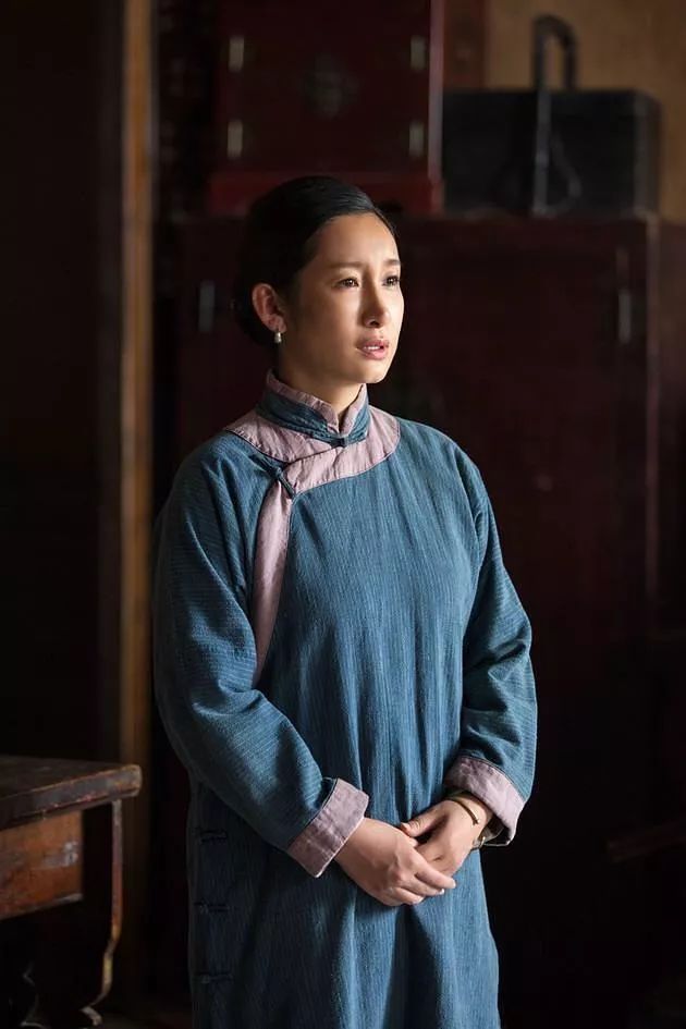 为我们塑造过许许多多经典的影视形象: 《钢的琴》中有情有义的淑贤