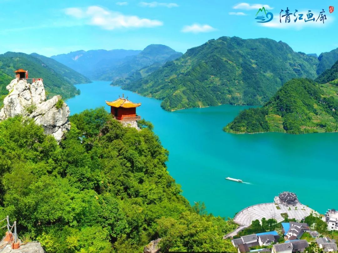 清江画廊(aaaaa级风景区)是长阳最好的写照一城青山半城河水,是长阳的