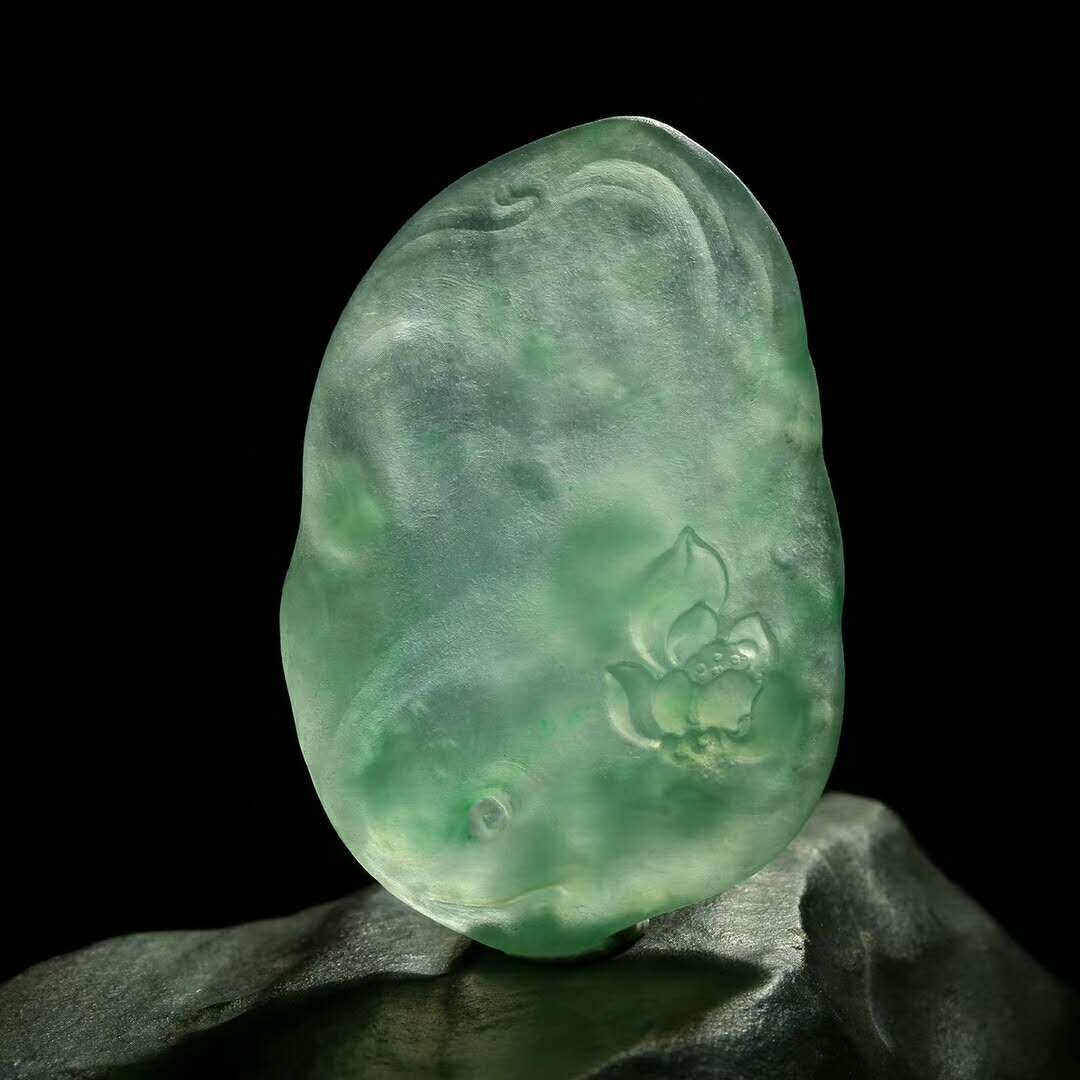 夏日赏荷这些用翡翠来雕刻的荷花才是永生花美美的开在心间