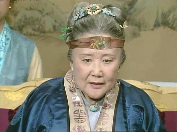 原创贾母那么有钱每月只给林黛玉几百钱她对林黛玉为何如此吝啬