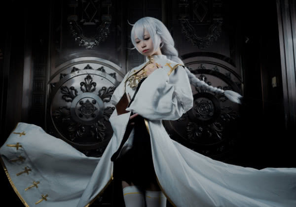 崩坏学园cos卡莲女武神的白色圣光高跟长筒袜御姐范十足