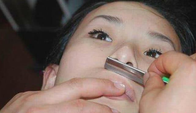 鼻毛开始变白了这意味着什么鼻毛多出来了要不要去掉