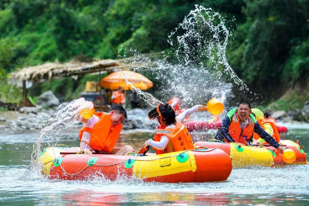 丰都牛牵峡漂流图片