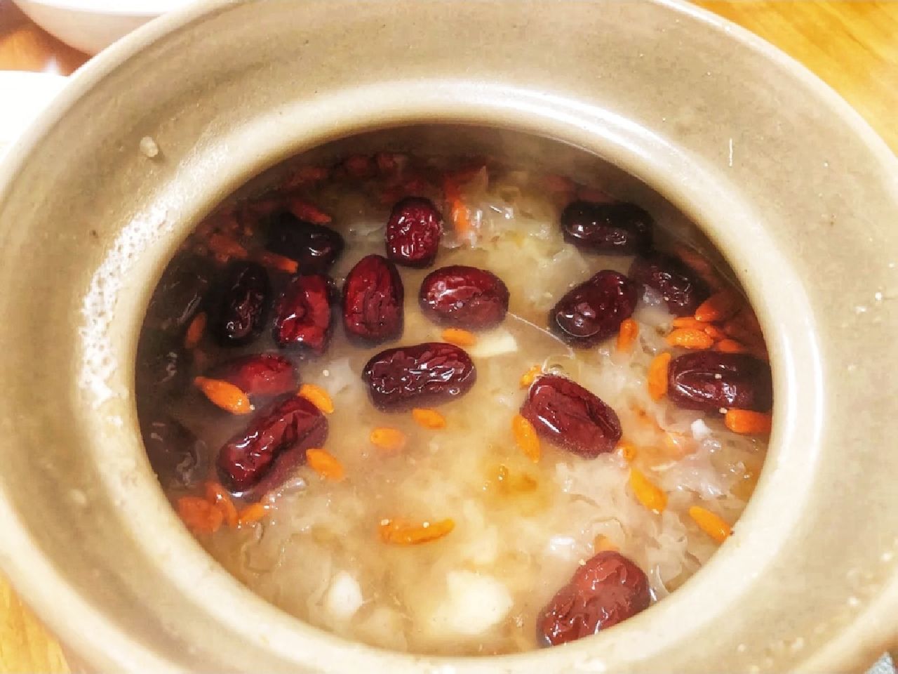 夏天多用此物煲糖水女人常喝好处多清热消暑还养颜