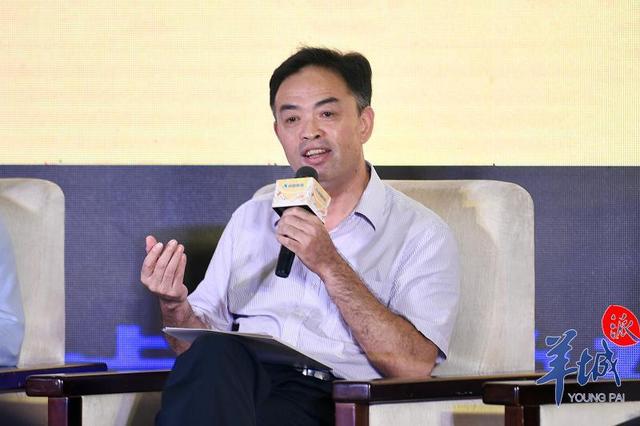 对此,广东华侨中学校长李子良也赞同,"学生发展指导应该要比生涯规划