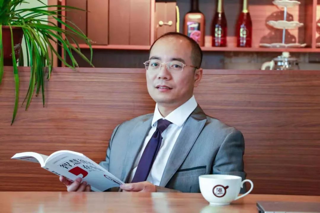 法商人物杨海涨精诚所至方能游有道刃有余