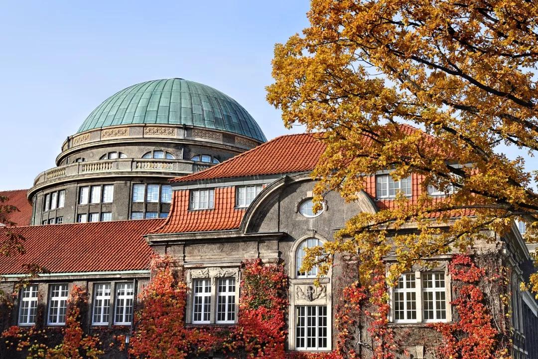 从光明魏玛到黑暗纳粹魏玛共和国时期被认为是汉堡大学发展的第一