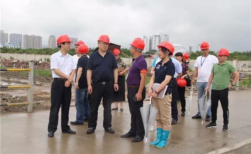 打響二期工程建設戰台州城投總經理楊琳走訪農港城項目施工現場