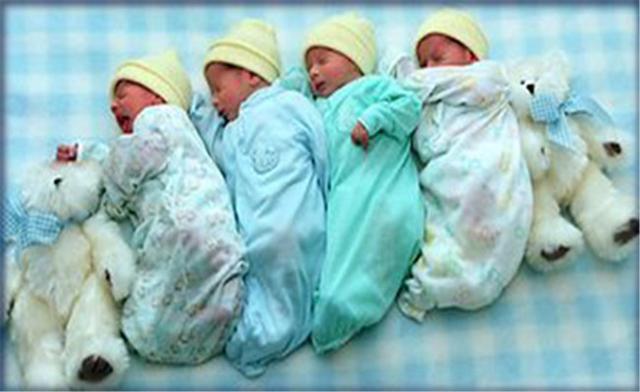 26岁孕妈艰难产下四胞胎,个个健康又可爱,可家人却高兴不起来_小丽