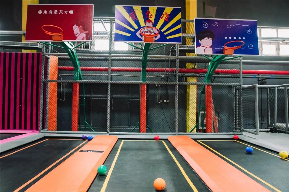燕郊惊现2000㎡ 大型蹦床公园—— tuk涂克体育中心蹦床公园