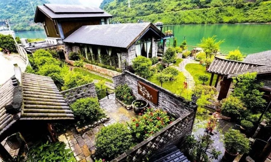 民宿--清舍△民宿--廊桥美墅"生活不止眼前的苟且,还有诗和远方的