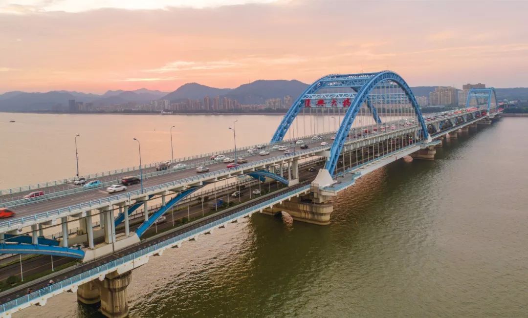 又一组超级大片上映换个角度看杭州你能猜出几个地方